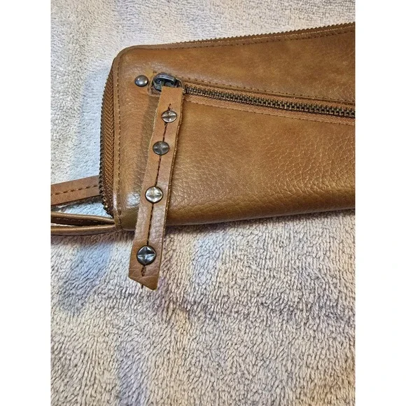 Free People Vegan Leather Wristlet Wallet Tan with 6 Card Slots & Coin Pocket - Picture 7 of 15
